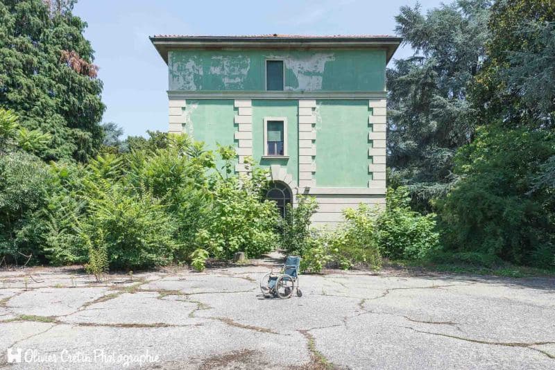 Hôpital psychiatrique de l\'electrochoqueur - La terrasse