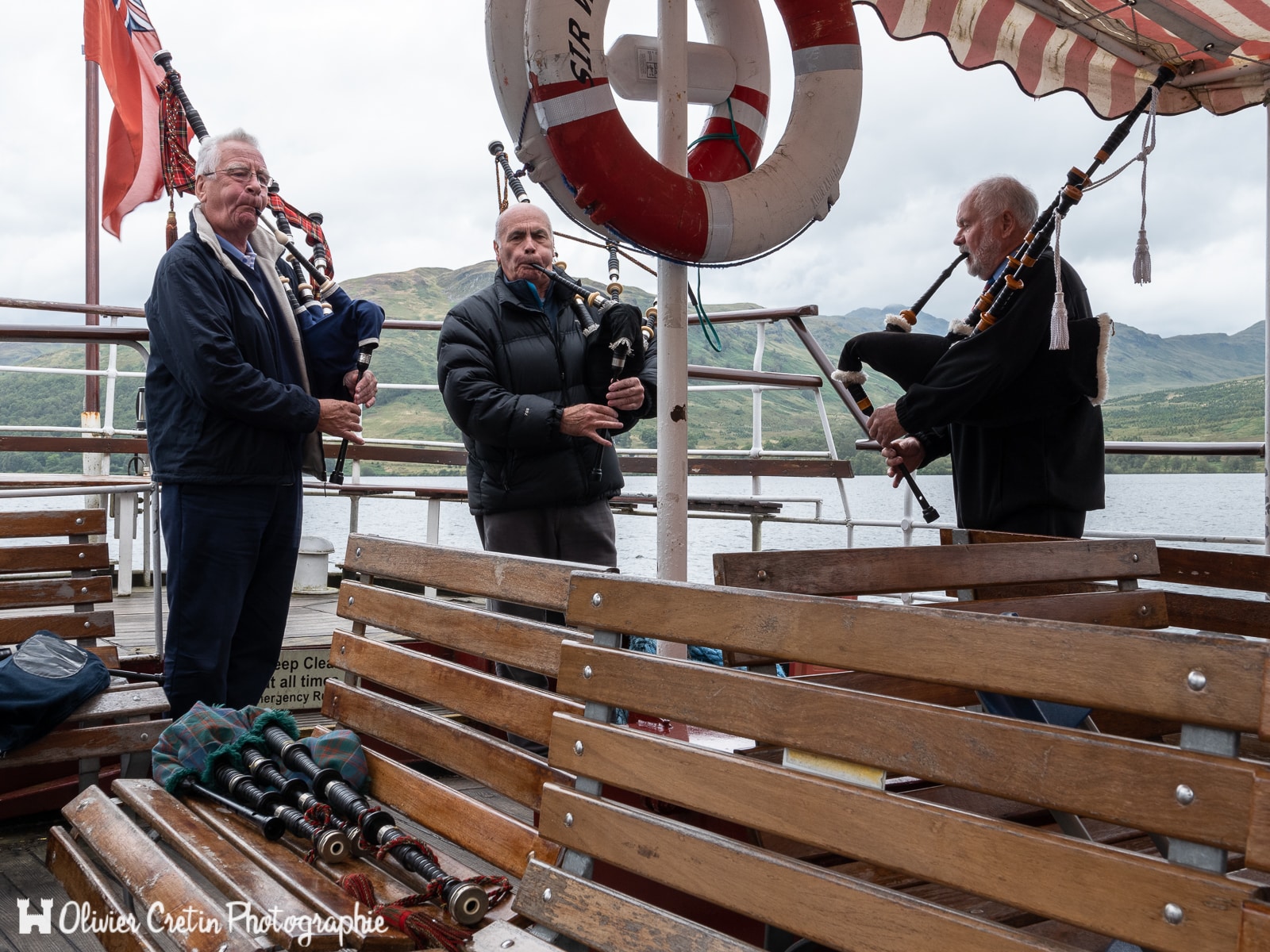 Ecosse - Loch Katrine - Vous êtes coincés sur un bateau, et là, 3 mecs sortent leurs cornemuses...