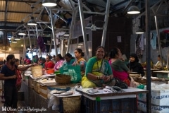 Inde - Mumbai - Alignement de poissonnières (Null Bazar)